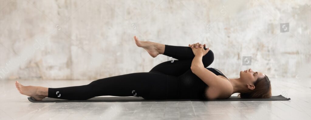 Bel Fıtığı İçin egzersiz Diz Göğüs Esnetme